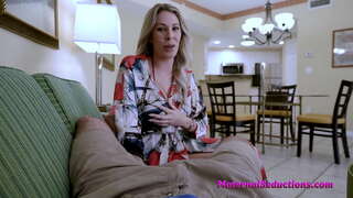 Dögös Milf vágyik Hatalmas Farkakat - Nikki Brooks