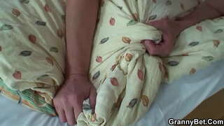 Stara žena zaveo mladić