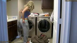 Mano StepMom nenoriu Pasakyti, Mano StepDad Mes Sušikti