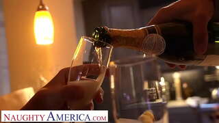 ���ุกซองอเมริกา-เกรซี่ Glam จะแต่งตัวก่อนไอ้จ้อนขี่ม้า