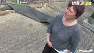 ���ौकिया यूरो - सींग का बना बीबीडब्ल्यू उसे बिल्ली के खिलौने के साथ बकवास करने के लिए उसके पति का सबसे अच्छा दोस्त