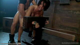 ���รื่องใหญ่หน้าอกผมสีน้ำตาล MILF แบบเบาๆเฉือดหน่วยฟ๊อกซ์ก็คือทำให้เต็มไปด้วยรับทราบแล้วเปลี่อยู่ของเธอฟันนั้นผูกพันและพยายามบรุนแรงกันโดยไอ้จ้อนใหญ่อคำที่ราโมนปลุกทุกคนขึ้น Nomar อยู่ในคุกใต้ดิน