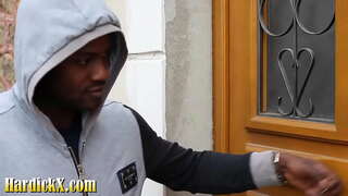 Kenza mamar queda fodido polo seu ex