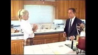 Jodie Moore - Blonde gwarchodwr plant