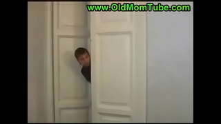 Inyathelo lesi-mom kwaye unyana 2