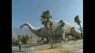 ���ુંદર મોટા બોબલા વાળી મહિલા જેમની પ્રથમ bangvan સમૂહ ચોદન