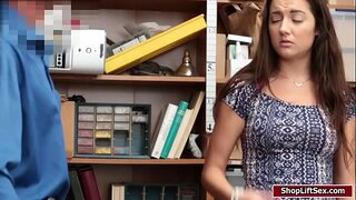 LP officer likte en fucked Lily Adams natte kutje shemales