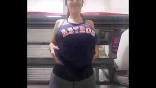 Vanha ämmä ja povekas