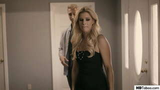 ���න්දියාව ගිම්හාන හා ඇගේ හෙල්මට් භුක්ති විඳින්න අමාරු වැඩක්