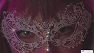 ���ನುಭವಿ ಮಹಿಳೆ ಪಾತ್ರಗಳನ್ನು ತನ್ನ ಹೊಸ ಲೆಸ್ಬಿಯನ್ ಸ್ನೇಹಿತರಿಗೆ ಒಂದು ಖಾಸಗಿ ಕೊಠಡಿ