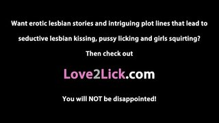 Latina demuestra que ella es una lesbiana lamiendo sus colaboradores coño