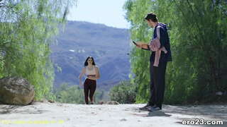 Mnyama Haired Isebe Lemicimbi Yenkcubeko Nemidlalo Babe Ukwabelana Ngesondo Neqabane Coach