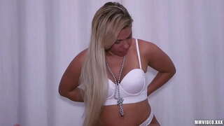 Suuri Pussy Brasilian saa mahtava kasvojen cumshot