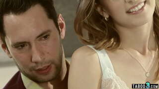 Skinny stepdaughter olusetyenziswa yi-wakhe perverted stepfather